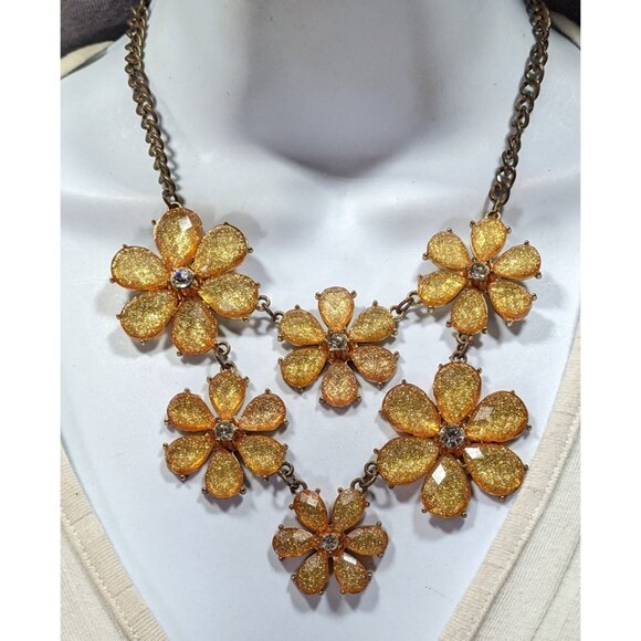 Fairycore Glam Yellow Glitter Flower Statement Necklace - Picture 4 of 6
